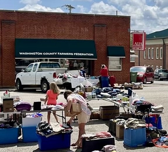 A community yard sale brought vendors, buyers together in downtown Chatom.