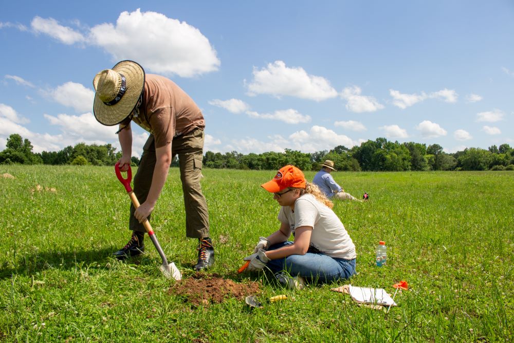 Students shovel testing ground for artifacts