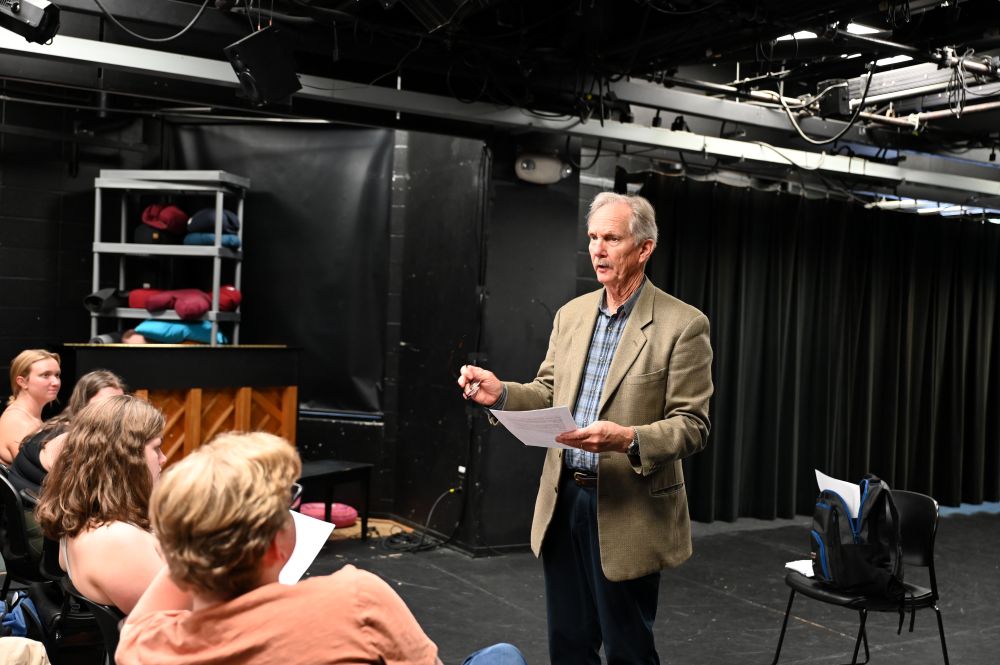 Michael O'Neill talking to Auburn Theatre students during an auditioning workshop