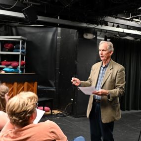 Michael O'Neill talking to Auburn Theatre students during an auditioning workshop
