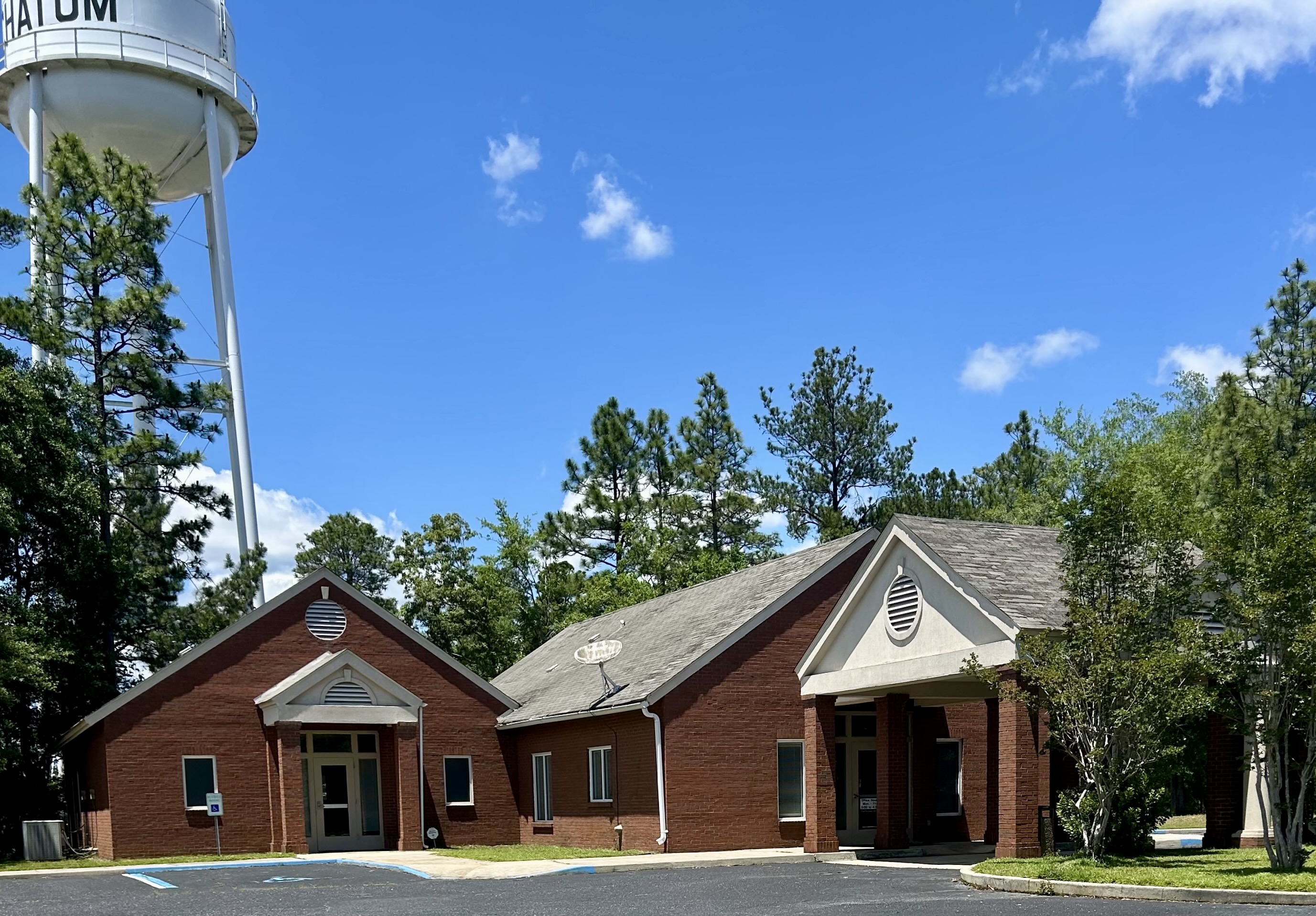 The Washington County AltaPointe Outpatient Center is located on 63 Dixie Youth Drive in Chatom, Alabama.