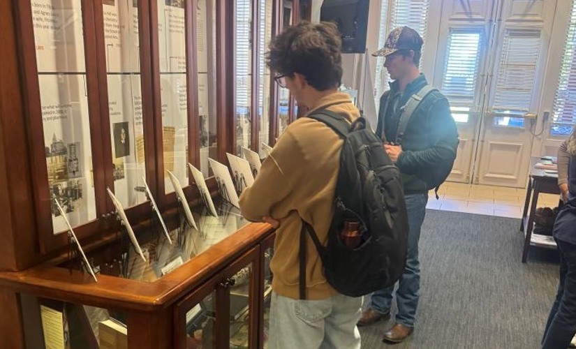 Aviation Leadership students reading Braveheart artist biographies