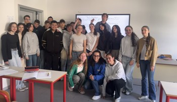 Nathan Goodwin teaching a class in Varese, Italy