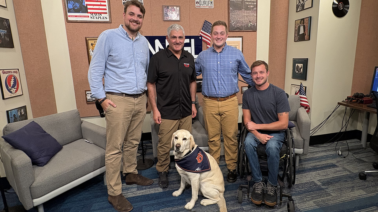 David Deep with podcast hosts on the Everything Auburn set