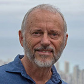 Thomas McQuade '00
