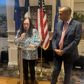 Evelyne Bornier delivering acceptance speech for the Chevalier dans l'Ordre des Palmes Académiques award