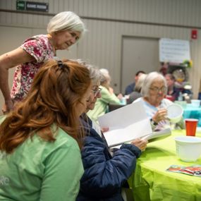 Auburn students lead REACH participants in activities