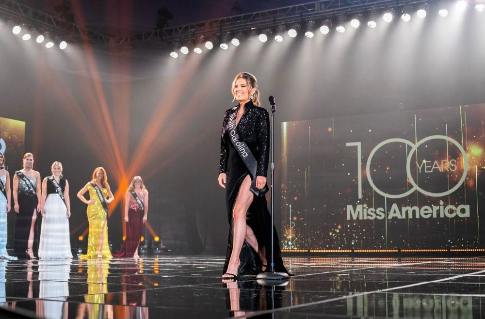 Julia Herrin representing South Carolina on stage at the Miss America pageant